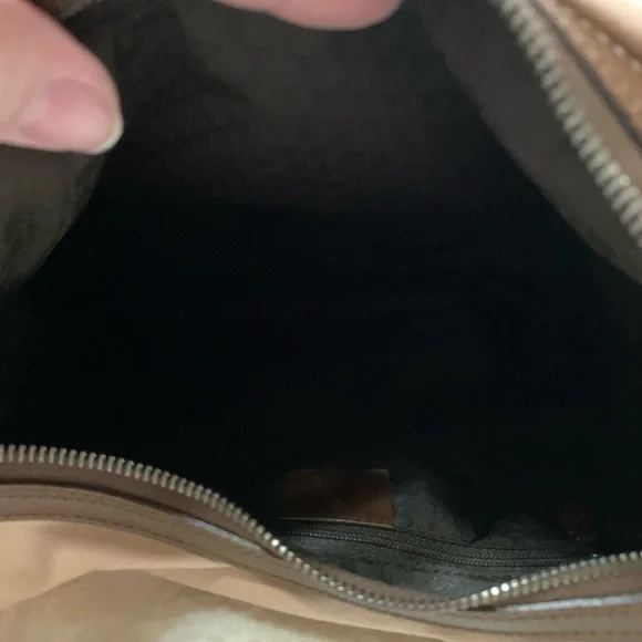 Gucci Canvas Shoulder Bag - Picture 8 of 12